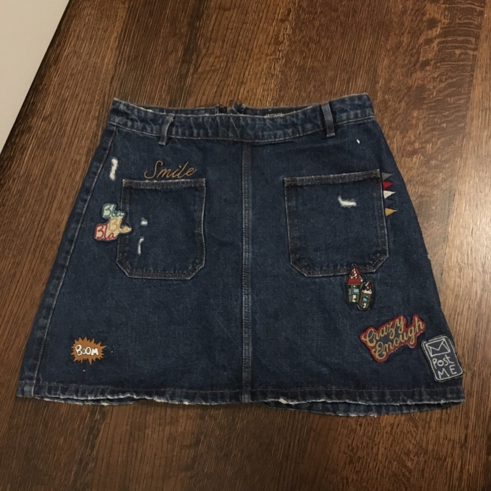 🌸3/$20 Mini denim skirt with patches